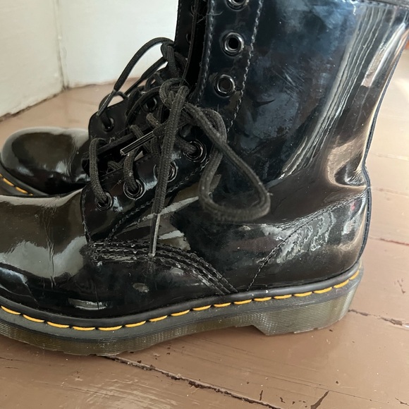 Dr. Martens Women's 7 - Picture 3 of 5